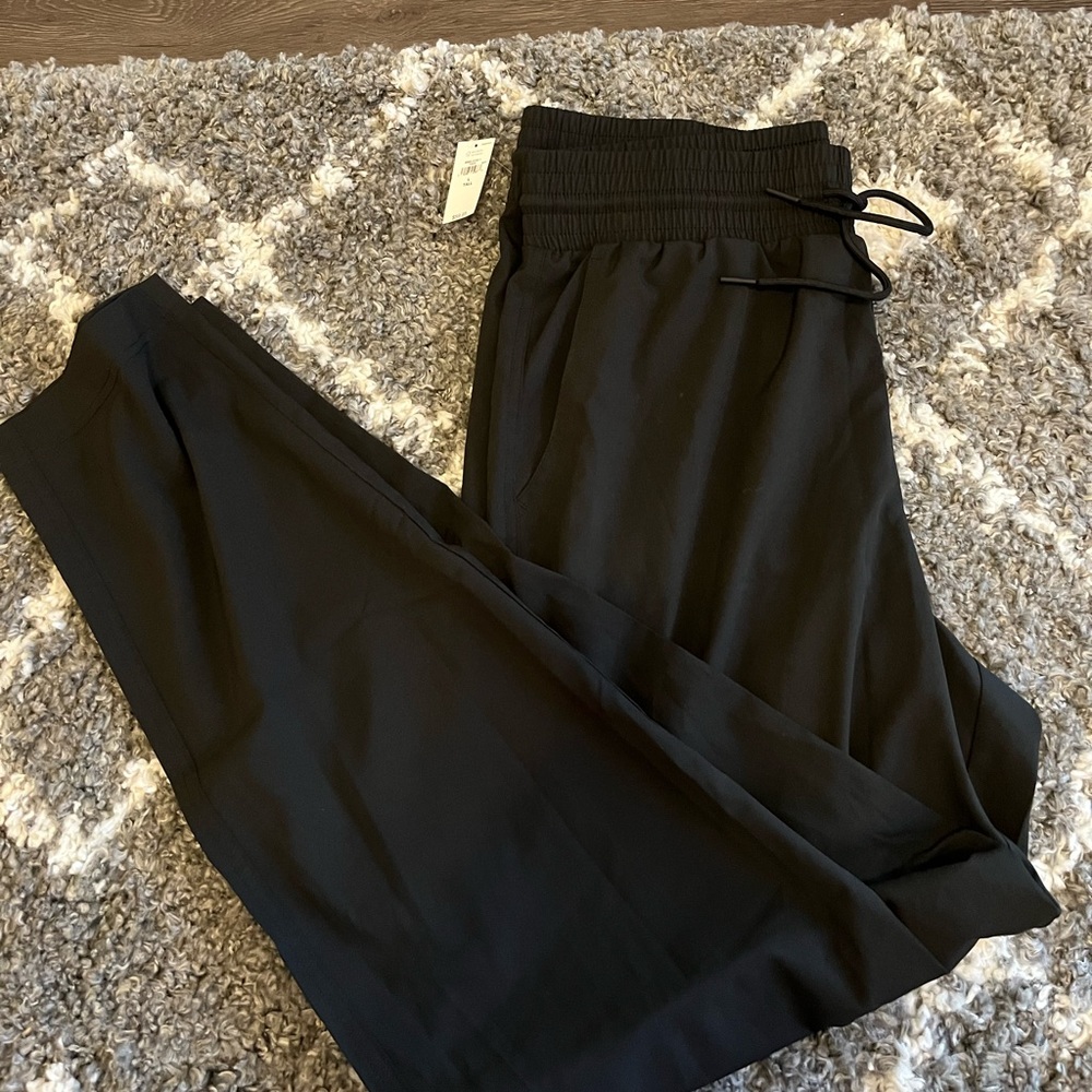 Gap runaround pants